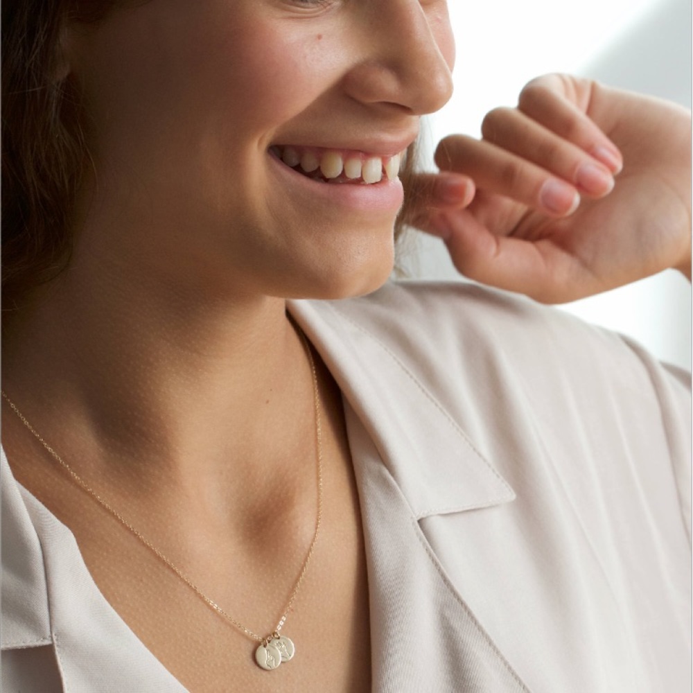 “High Five!” Hand Clap Dainty Cute Simple Necklace - Picture 12 of 16